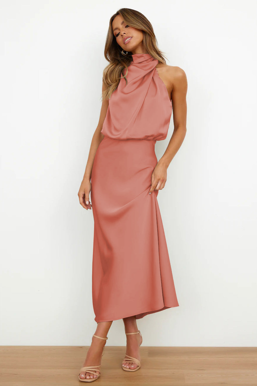 Carlina | Long Satin Dress with Halter Neck - Ferlora