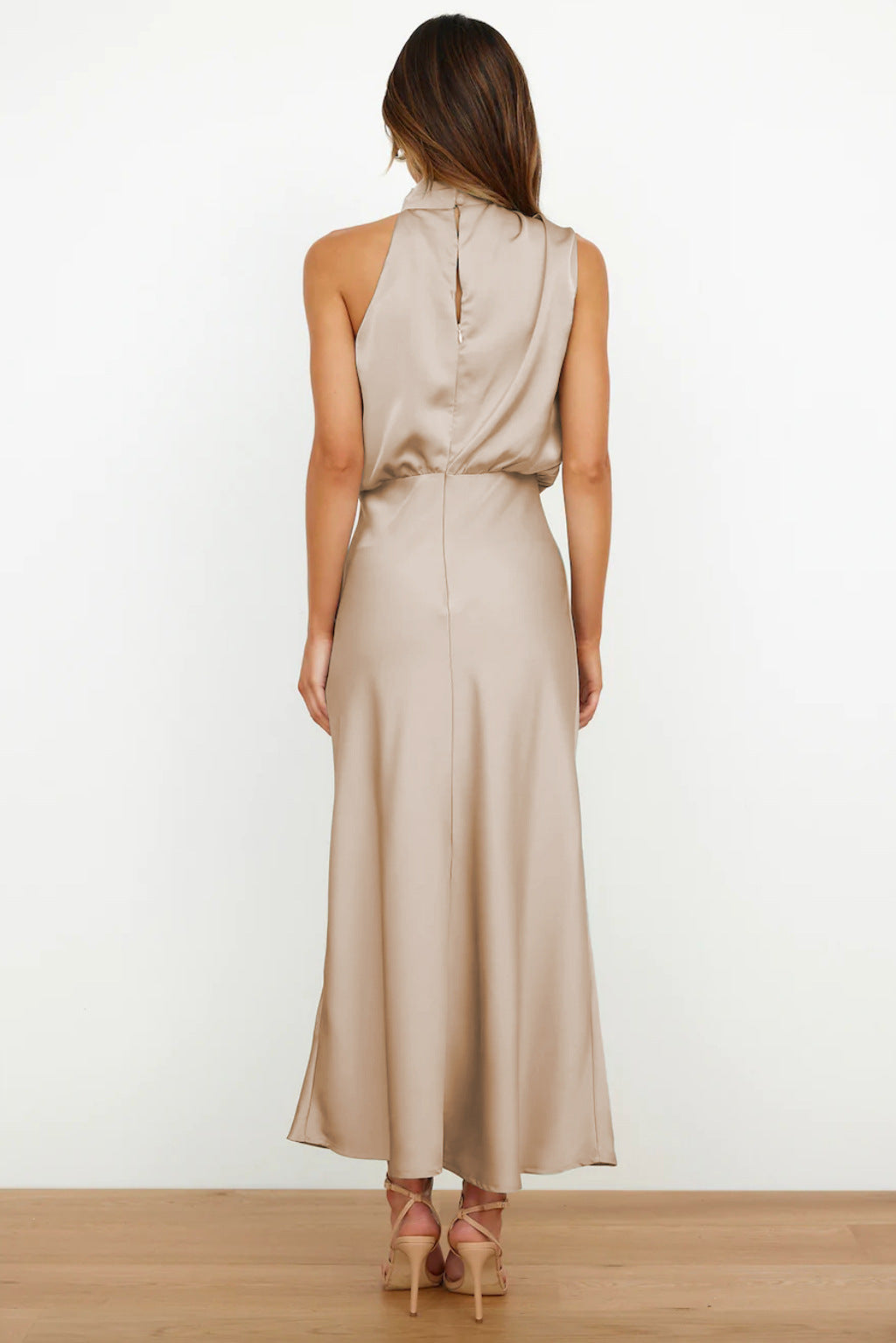 Carlina | Long Satin Dress with Halter Neck - Ferlora