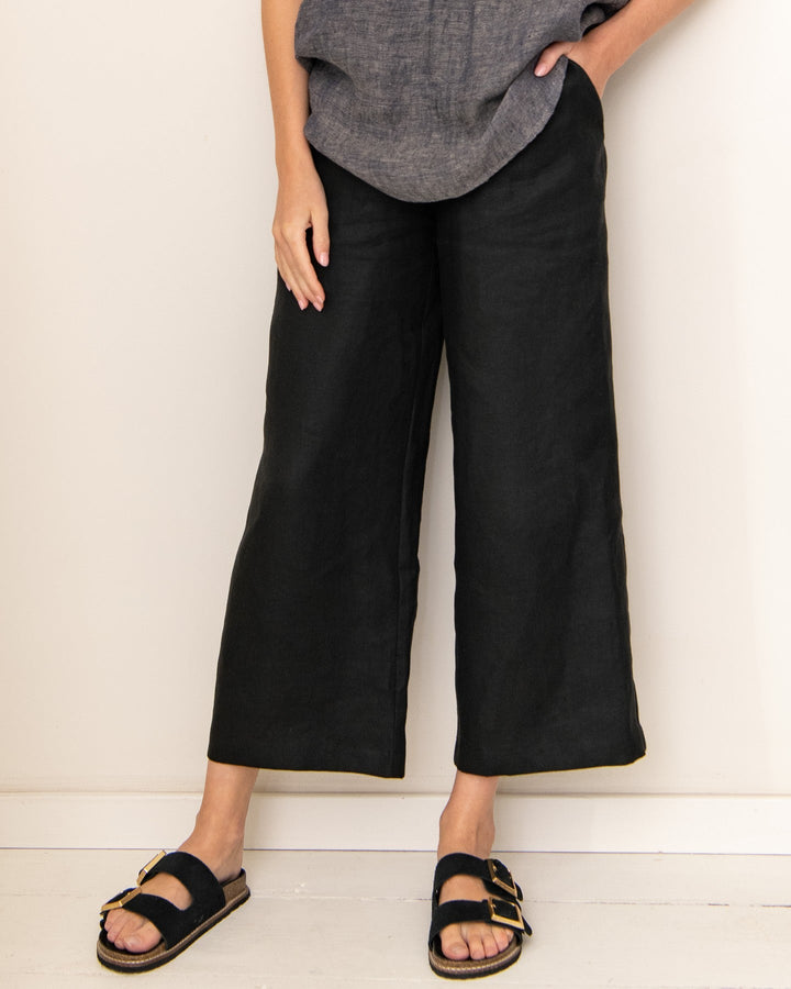 Ferlora™ | Kim Linen-Blend Trousers in Black