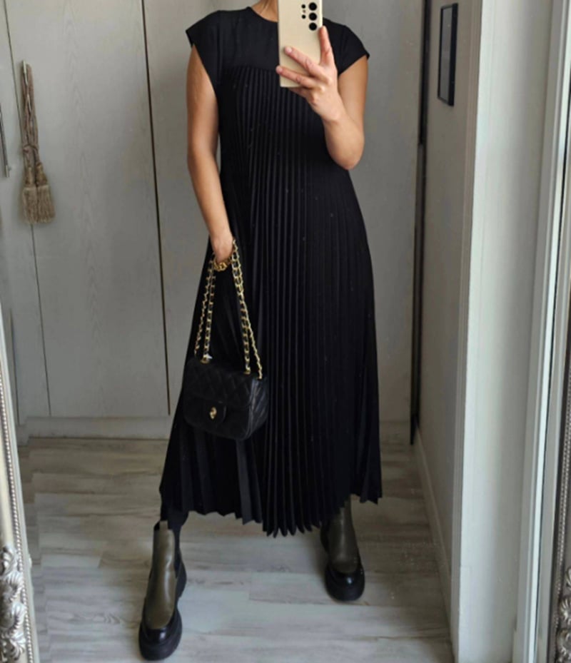 Sophia - Elegant Spliced Pleated Maxi Dress - Ferlora