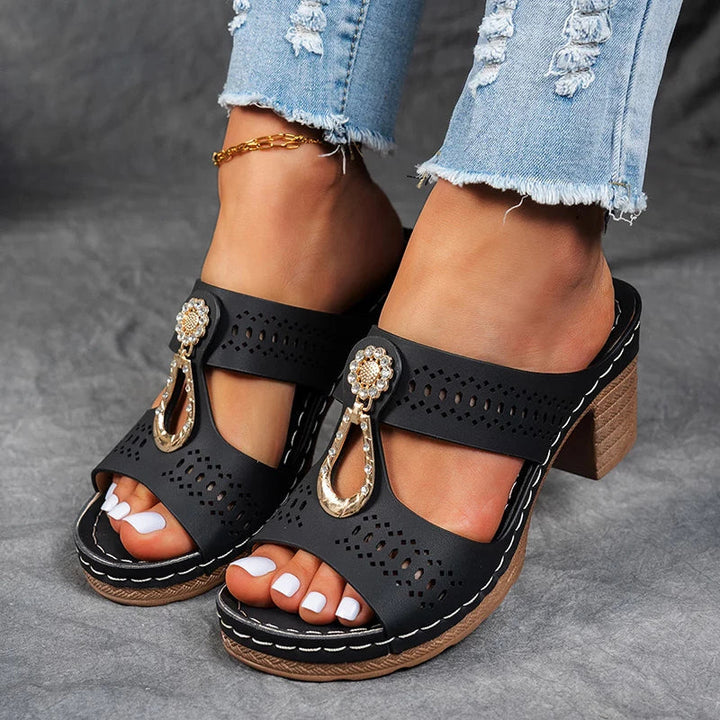 Ferlora™ | Chic and comfortable orthopaedic sandals