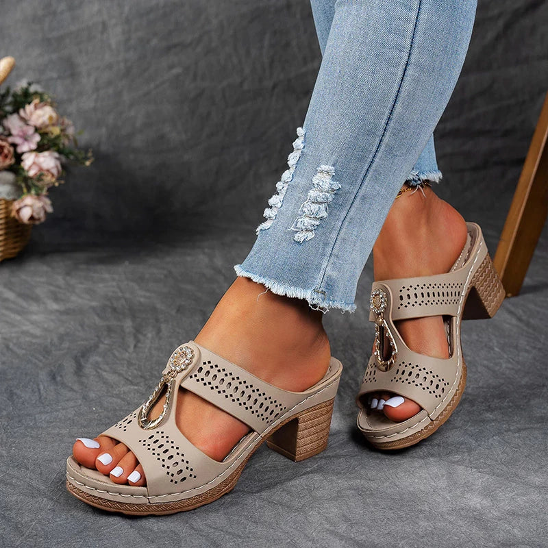 Ferlora™ | Chic and comfortable orthopaedic sandals