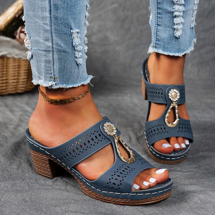 Ferlora™ | Chic and comfortable orthopaedic sandals