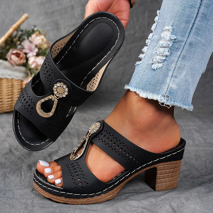 Ferlora™ | Chic and comfortable orthopaedic sandals
