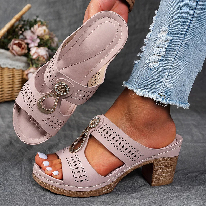Ferlora™ | Chic and comfortable orthopaedic sandals