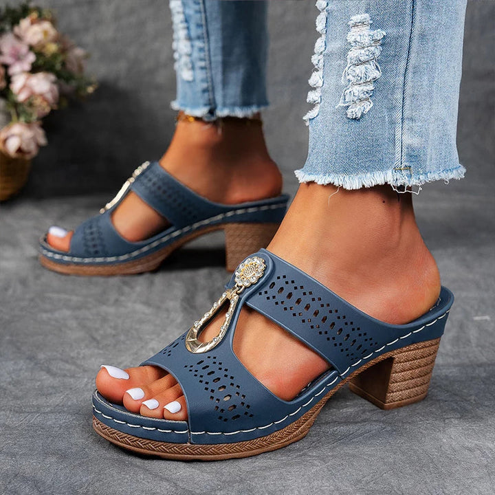 Ferlora™ | Chic and comfortable orthopaedic sandals