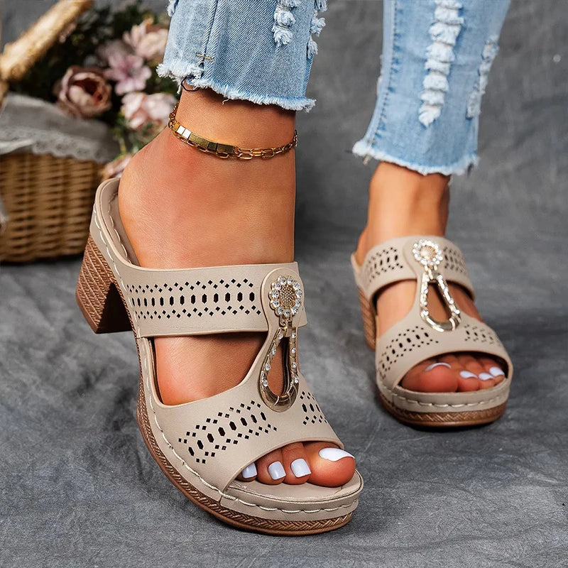 Ferlora™ | Chic and comfortable orthopaedic sandals