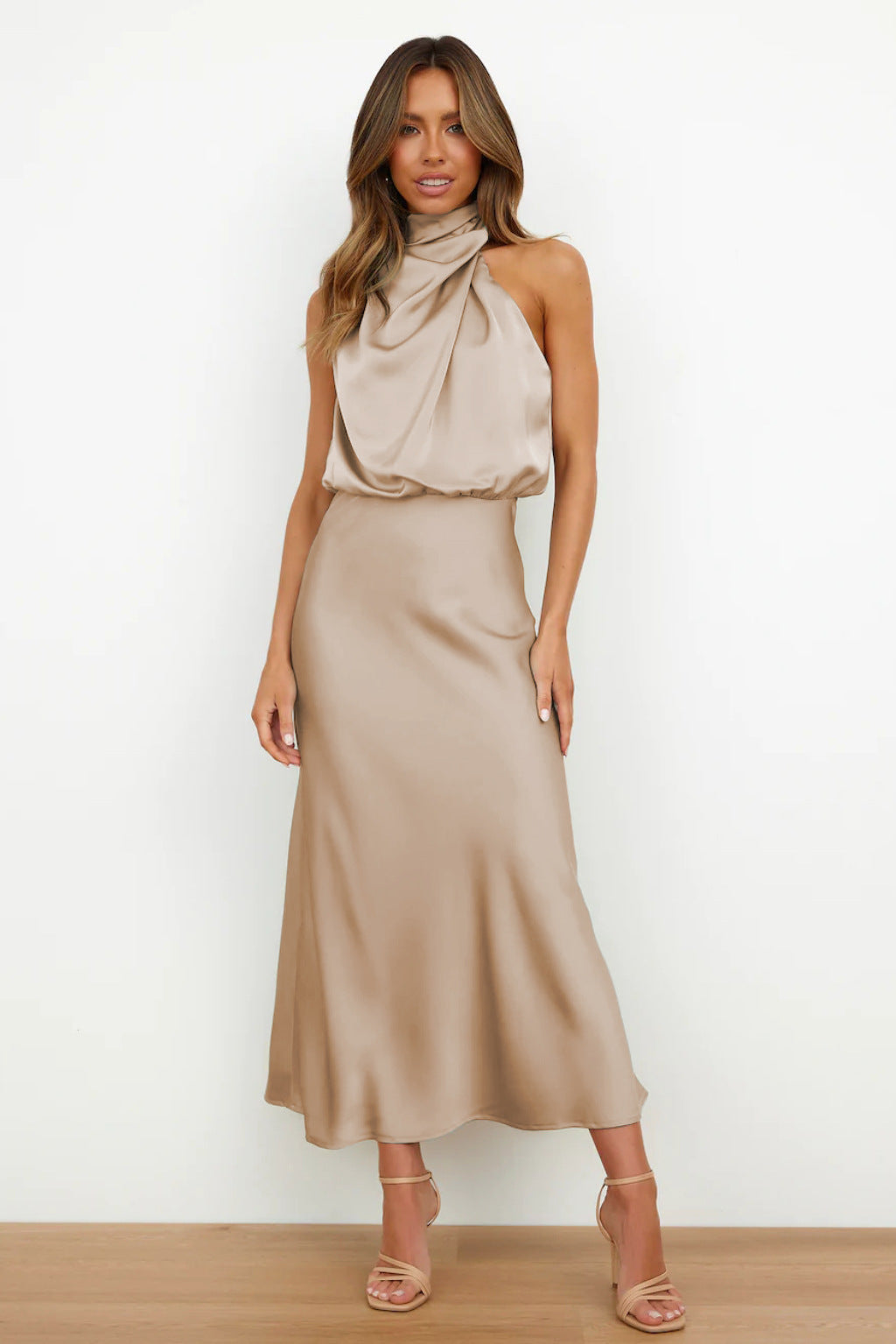 Carlina | Long Satin Dress with Halter Neck - Ferlora
